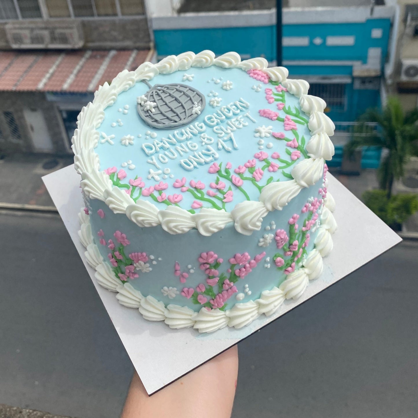 ABBA VINTAGE CAKE