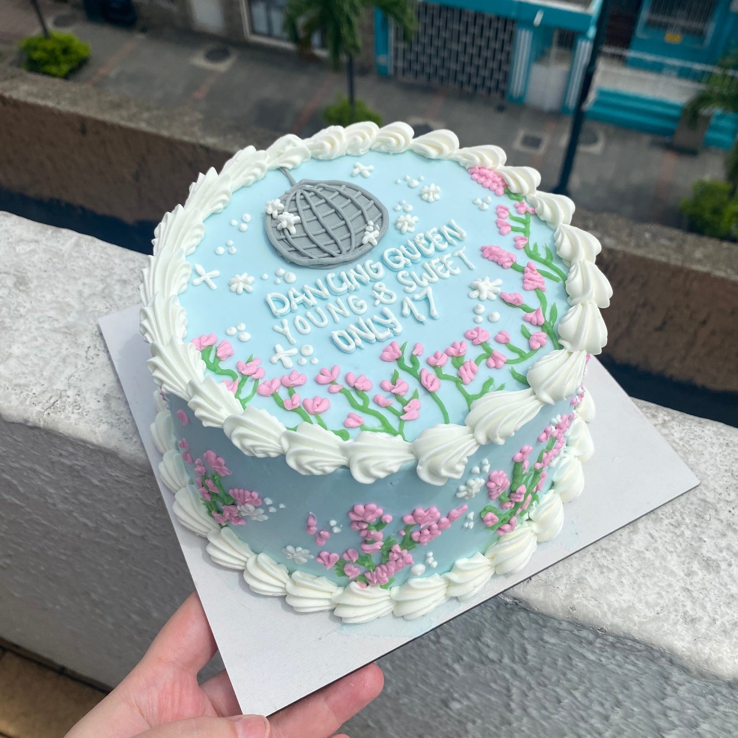 ABBA VINTAGE CAKE